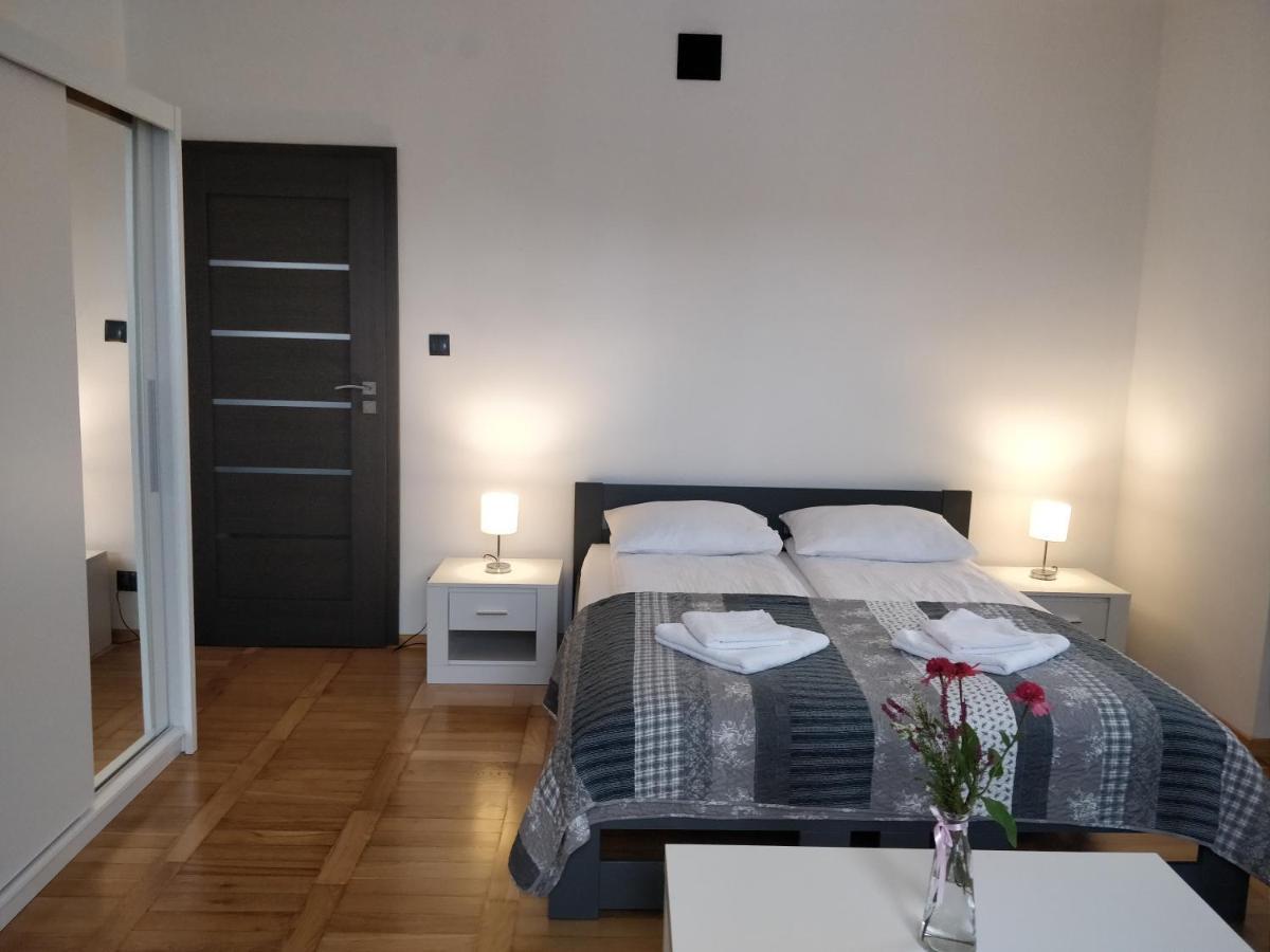 Apartament Ustrzycki Apartment อุสชิกีดอลเน ภายนอก รูปภาพ