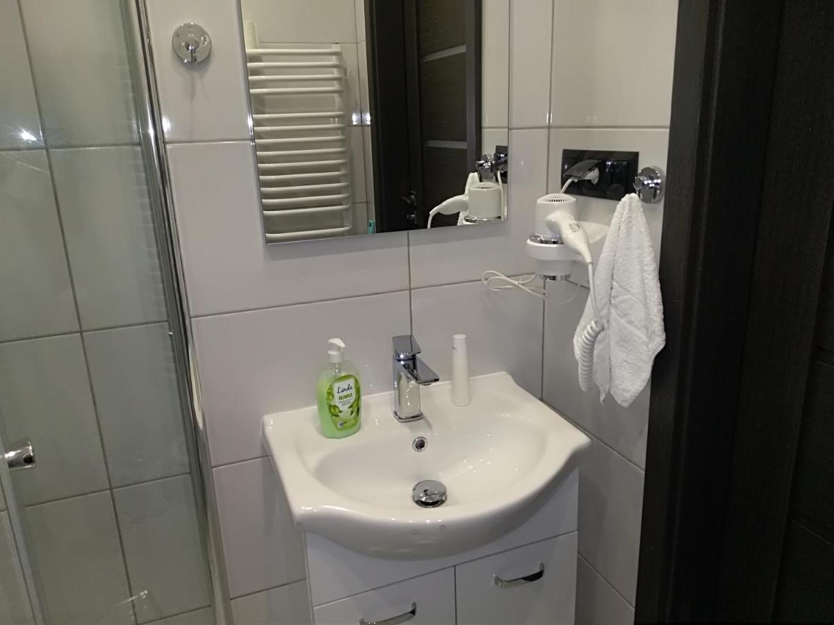 Apartament Ustrzycki Apartment อุสชิกีดอลเน ภายนอก รูปภาพ