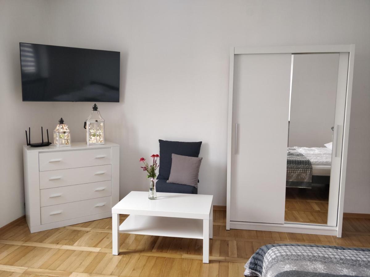 Apartament Ustrzycki Apartment อุสชิกีดอลเน ภายนอก รูปภาพ